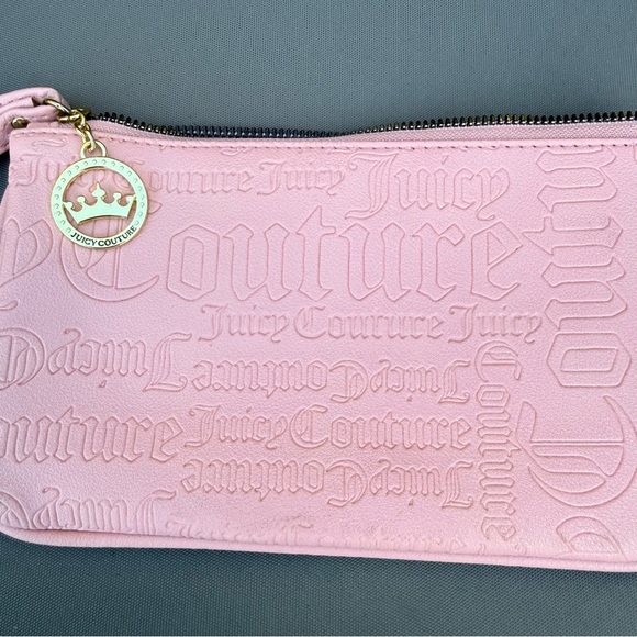 Juicy Couture Pink Debossed Monogram Wristlet Y2K Style EUC Barbiecore Baby Pink - Picture 5 of 7